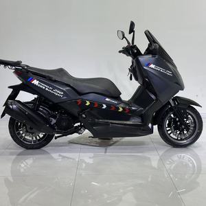 Motocicleta BMW Majesty Maxi: Motor Refrigerado por Aceite, Tablero LCD HD, Audio Bluetooth, Asiento de Cuero Amplio y Confortable - Product Image 2