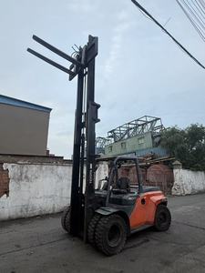 Montacargas Usados de 8 Toneladas con Motor Diésel, Desplazador Lateral High Master 8fd80 en Venta - Product Image 6