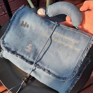 Bolsa de Maquillaje Enrollable, Estuche Cosmético Bonito, Organizador de Artículos Esenciales de Viaje para Mujer, Bolsa con Cierre de Cremallera, Resistente al Agua, con Asa Suave - Product Image 3
