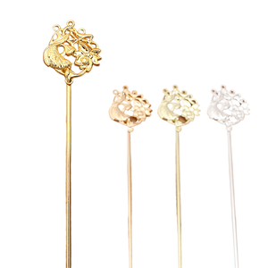 Accessoire DIY jiangc (15129) : Pique à cheveux en alliage multi-trous avec motif <span class=keywords><strong>carpe</strong></span> jouant avec une fleur <span class=keywords><strong>de</strong></span> lotus - Product Image 1