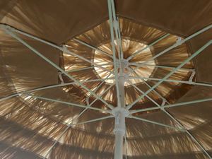 Paraguas de paja impermeable plegable ligero de alta calidad para exteriores para playa y protección solar - Product Image 5