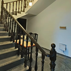 Balustrade d'escalier en bois massif de style moderne, balustrade en bois massif pour enfants - Product Image 2