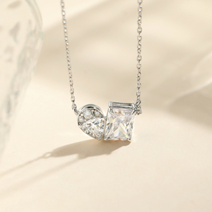 Venta Directa de Fábrica, Collar con Colgante de Plata S925 de Diseño Personalizado, con Doble Piedra de Circonia Cúbica, Corte Princesa en Forma de Pera - Product Image 3