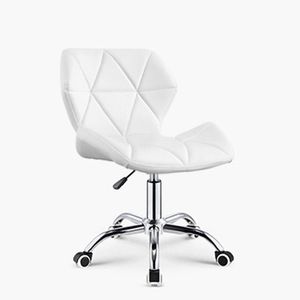 Silla de taburete de corte de pelo de barbería hidráulica de estilo de peluquería giratoria de altura ajustable con ruedas - Product Image 4