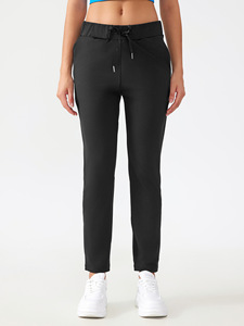 Pantalones Deportivos de Mujer Personalizados, 7/8, Elásticos, de Cintura Media-Alta, con Bolsillos Profundos para Correr, Senderismo y Actividades Deportivas - Product Image 3