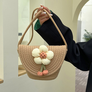 Sac de plage pour femme en coton et lin tissé, forme coquille, avec broderie florale, mini sac bandoulière, Printemps 2025 - Product Image 1