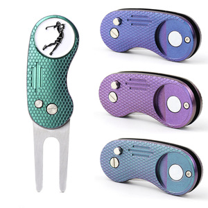 Herramientas para Reparar Divots de Golf con Marcadores Magnéticos de Bola, Horquillas Verdes Plegables de Aleación de Zinc, Set de Regalo para Accesorios de Campo de Golf - Product Image 5