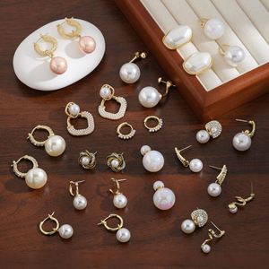 Orecchini a perno da donna in ottone elettroplaccato stile retrò francese con perle finte e montatura a castone, eleganti a forma di corona, per feste, novità 2025 - Product Image 3