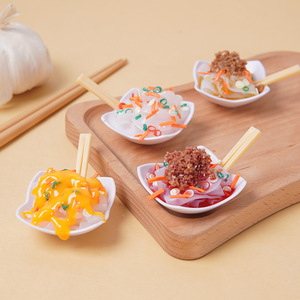 Porte-clés pendentif nouilles froides simulées, cadeau promotionnel pour snack-bar, modèle de jouet alimentaire simulé créatif - Product Image 4