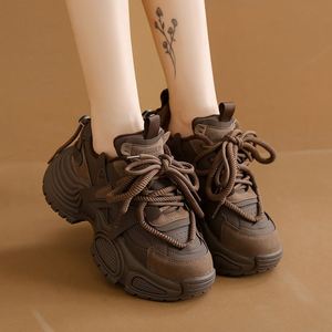 Nouvelles baskets compensées à plateforme pour femmes, en cuir patchwork, style décontracté et robuste, chaussures de ville pour étudiantes, streetwear d'extérieur - Product Image 1