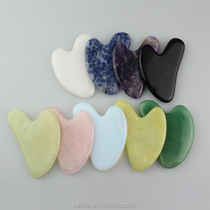 Vente en gros usine – Outil de massage facial <span class=keywords><strong>personnalisé</strong></span> en pierre de jade et quartz rose, plaque de massage en cristal en forme de cœur pour le Gua Sha - Product Image 4