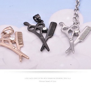 Dijes al por mayor: Collares y colgantes de tijeras de peluquería chapados en oro, negro, titanio y color bronce. Accesorios de joyería de moda. - Product Image 6