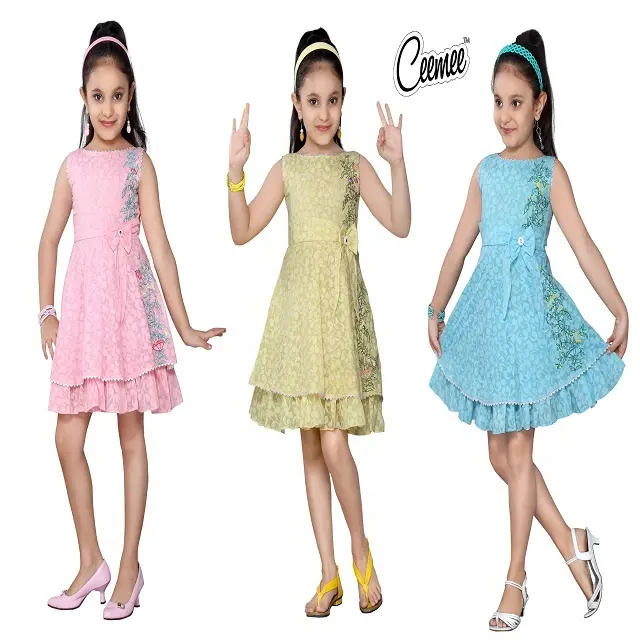 Cô Gái Mặc Xinh Đẹp Tìm Kiếm Frocks