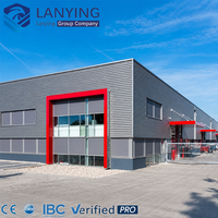 Bâtiment d'entrepôt moderne en structure acier préfabriquée, usine industrielle, atelier, stockage, sur mesure