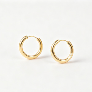 Pendientes de Aro Pequeños Dorados con Diseño Geométrico Circular, Joyería de Moda para Mujer EKA-059 - Product Image 5