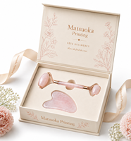 Boîte cadeau magnétique haut de gamme sur mesure, style livre, en carton personnalisé avec insert en mousse découpée à motif floral, pour cadeaux bien-être