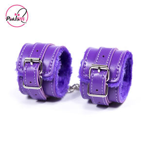 Pinksm <span class=keywords><strong>Esposas</strong></span> <span class=keywords><strong>de</strong></span> felpa <span class=keywords><strong>de</strong></span> cuero ajustable Bondage Gear Slave Puños Accesorios para <span class=keywords><strong>esposas</strong></span> Coqueteo o juego <span class=keywords><strong>de</strong></span> rol erótico - Product Image 5