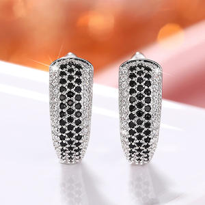 Boucles d'oreilles en or blanc E2907 avec diamants noirs, taille brillant rond, couleur G, diamants naturels, classiques pour femmes, à porter au quotidien - Product Image 6