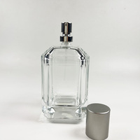 Flacon de parfum carré en verre de 50 ml, design d'usine, vente en gros, avec pulvérisateur à pompe sérigraphié et emballage personnalisé