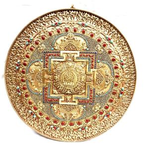 Mandala de cobre Tibetano con acabado dorado, piedra tachonada - Product Image 1