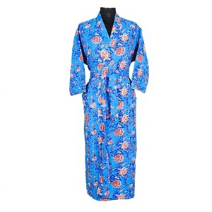 Veste de nuit unisexe de luxe faite à la main en coton indien Kantha imprimé numérique floral, tricotée et respirante pour l'hiver, le printemps et l'automne - Product Image 1
