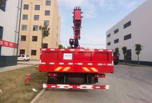 شاحنة دونغفنغ D1L بقوة 200 حصان 4×2 مع هيكل ورافعة هيدروليكية تلسكوبية مستقيمة بخمسة أقسام بحمولة 8 أطنان ومضخة محرك عالية الكفاءة - Product Image 5