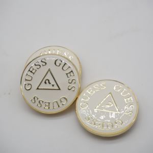 Étiquette métallique personnalisée bon marché en laiton et en fer gravée avec un logo plaqué or et <span class=keywords><strong>argent</strong></span>, forme personnalisée, écologique, certifiée Oeko-Tex - Product Image 1