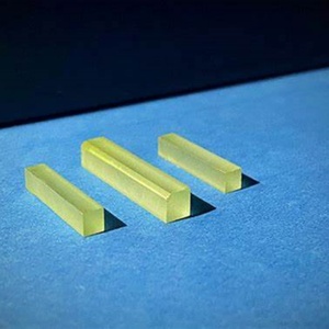 Bloc de cristal YAG co-dopé néodyme-cérium Nd^3+, Ce^3+:Y3Al5O12 sur site, cristal de grenat d'yttrium-aluminium dopé néodyme-cérium - Product Image 1