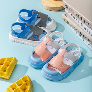 Sandales pour enfants antidérapant souple PVC <span class=keywords><strong>semelle</strong></span> bébé pantoufles boucle sangle fermeture plage sandale enfant garçons Anti coup de pied conception chaussures d'été - Product Image 3