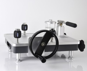 Bomba de Prueba Hidráulica de Alta Presión de 700 Bar HSIN611, Calibrador de Manómetros de Sobremesa HSIN611, Fuente HSIN611 - Product Image 2
