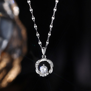 Dernière boucle de mobius éternelle à la mode revêtement résistant à la décoloration délicat collier en acier au titane or clair pour les femmes en gros Fit - Product Image 3