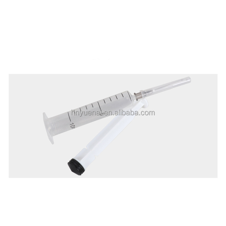 Одноразовые медицинские шприцы с иглами разного размера