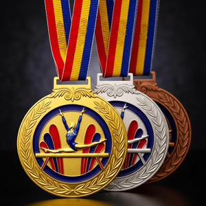 Ensemble <span class=keywords><strong>de</strong></span> médailles <span class=keywords><strong>de</strong></span> gymnastique Aurora Or, Argent, Bronze avec <span class=keywords><strong>sangle</strong></span> étoilée et design ajouré - Product Image 3