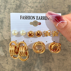 Nouvelles boucles d'oreilles créatives pour femmes, style rétro français, en or, avec perles d'imitation incrustées, pour l'Europe et les États-Unis - Product Image 6