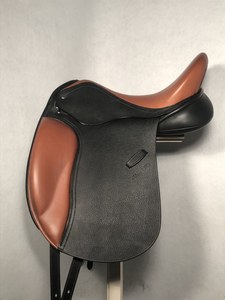 Silla de Doma de Cuero Genuino con Diseño Ergonómico, Paneles Suaves y Ajuste Ajustable para Caballos, Equipo Profesional de Equitación - Product Image 2