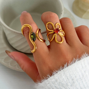 2026 NUOVO SET DI ANELLI OVALI VERDI E ROSSI CON ZIRCONI, MODELLO BEAUTY WAVE DAISY, REGALO Dazan, PLACCATO ORO 18k PVD, ACCIAIO INOX, GIOIELLI DA DONNA - Product Image 1