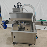 Machine de remplissage de liquides à haute précision et à haute viscosité à 2 buses pour bouteilles avec entraînement électrique et pompe à rotor