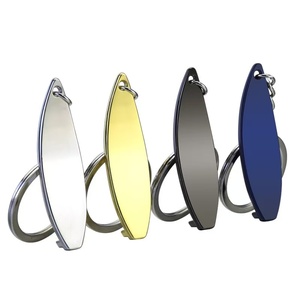 Porte-clés décapsuleur créatif en métal en forme de planche de surf, brillant, personnalisable avec logo, idéal pour cadeaux souvenirs sur le thème du surf - Product Image 1