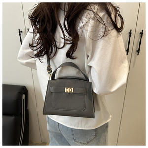Nuevo bolso bandolera cuadrado informal y moderno para mujer, bolso de mano duradero de cuero PU - Product Image 2