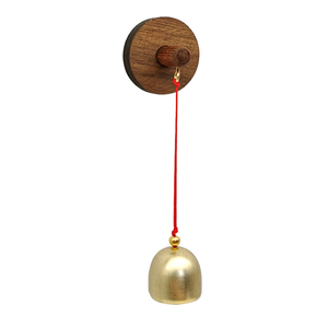 Carillon d'entrée en bois avec cloche en laiton pour la décoration de porte de magasin ou de maison - Product Image 5