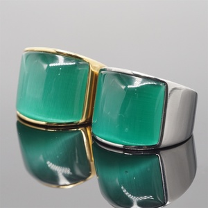 Bague en acier inoxydable pour homme/femme avec pierre d'opale multicolore, style punk, pour mariages, design exagéré - Product Image 1