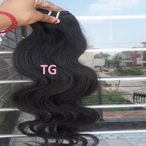 Venta al por mayor de pelo natural virgen indio Remy tejido cuerpo modelo cuerpo ondulado estilo varias longitudes de 20 a 30 pulgadas precio barato - Product Image 1