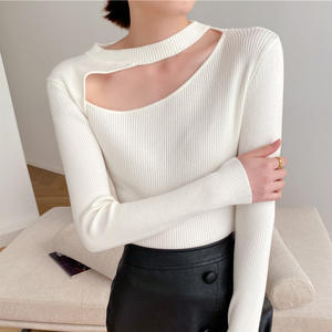 Màu rắn treo cổ Đan Áo sơ mi của phụ nữ xương đòn Rỗng ra không đều hàng đầu với lớp bên trong chặt chẽ và áo len dưới - Product Image 4