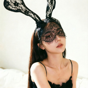 Accessoires érotiques tissés Golden Shuttle, grandes oreilles en dentelle tendance, masque érotique mignon et doux en forme d'oreilles de lapin. - Product Image 2