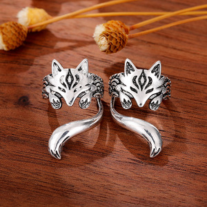 Clip d'oreille vintage mignon en forme de renard pour femme, en argent antique, sans perçage - Product Image 1