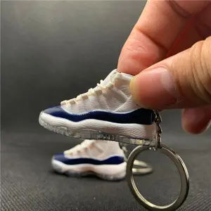 Zarif 3D Mini Sneakers anahtarlık 3d Sneakers hayranları hatıra anahtarlık cep telefonu anahtarılğı kolye modeli zarif hediye