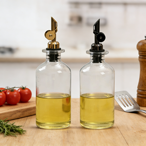 Aceite <span class=keywords><strong>de</strong></span> Oliva y Semilla <span class=keywords><strong>de</strong></span> Uva <span class=keywords><strong>de</strong></span> Alta Calidad en Botellas <span class=keywords><strong>de</strong></span> Vidrio <span class=keywords><strong>de</strong></span> 350 ml (12 oz) con Tapas <span class=keywords><strong>de</strong></span> Acero Inoxidable, en Oferta - Product Image 1