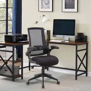 Sedia da ufficio in rete ergonomica con comodi bracci ribaltabili regolabili moderni e girevoli per Computer da ufficio