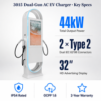Chargeur EV commercial 44 kW 400 V CA avec affichage publicitaire Type 2 EVSE, OCPP, carte RFID, nouveau modèle sur pied