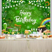 Décorations d'anniversaire et de la Saint-Patrick : Toile de fond printanière trèfle porte-bonheur, bannière et accessoires pour séance photo